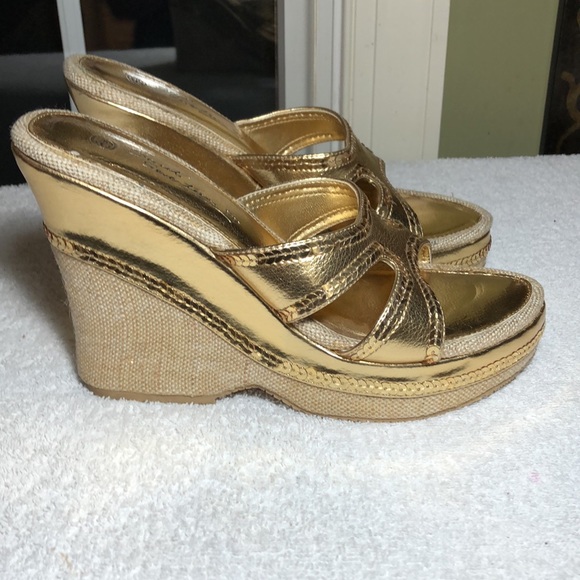 Sweet Sixteen Gold Metallic Wedges - Picture 5 of 10